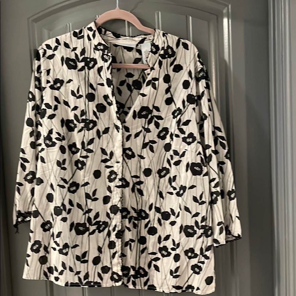 JH Collectibles Black and White Blouse